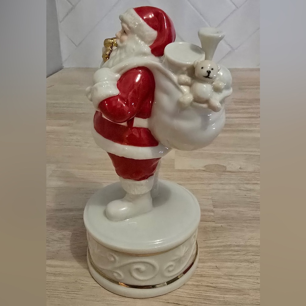 Lenox Musical Santa Figurine Porcelain Gold Trim Wonderland Wishes w/Box - Picture 5 of 9